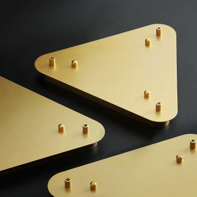 Потолочное крепление из металла треугольной формы CEILING MOUNT 7